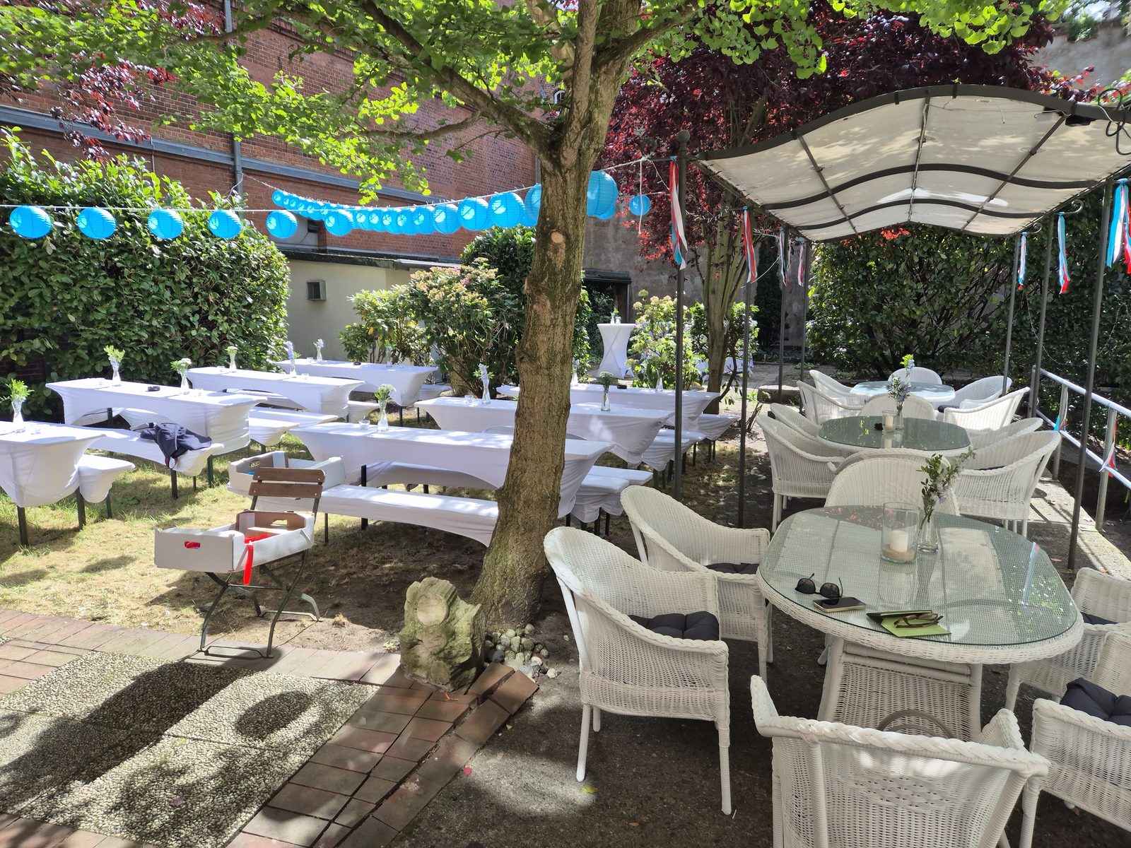 Festlich gedeckter Logengarten